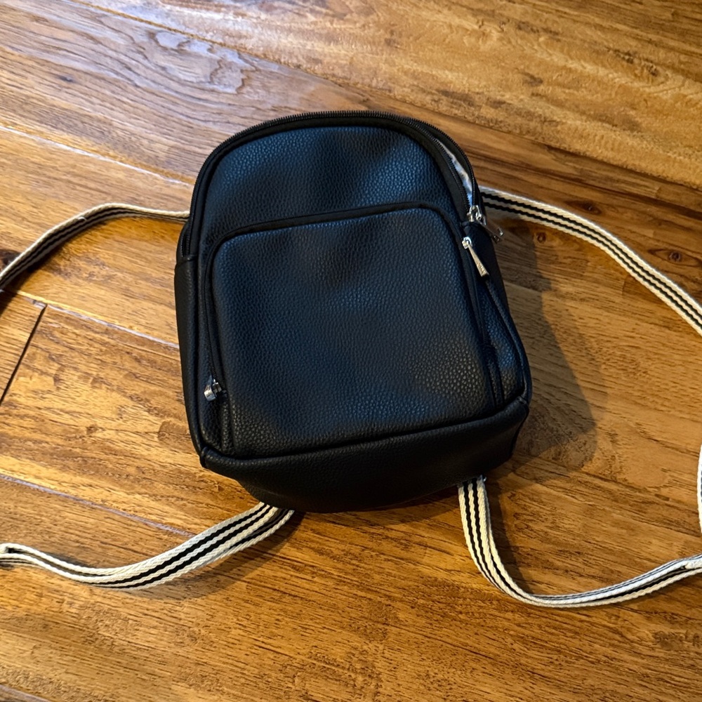 Thirty-One Festival Mini Backpack in Black Beauty Pebble.